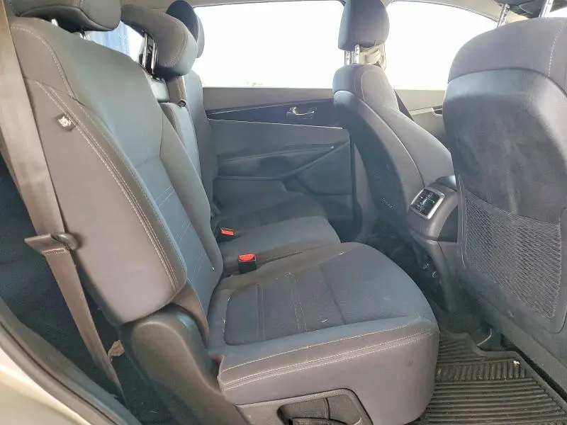 2018 KIA SORENTO LX  