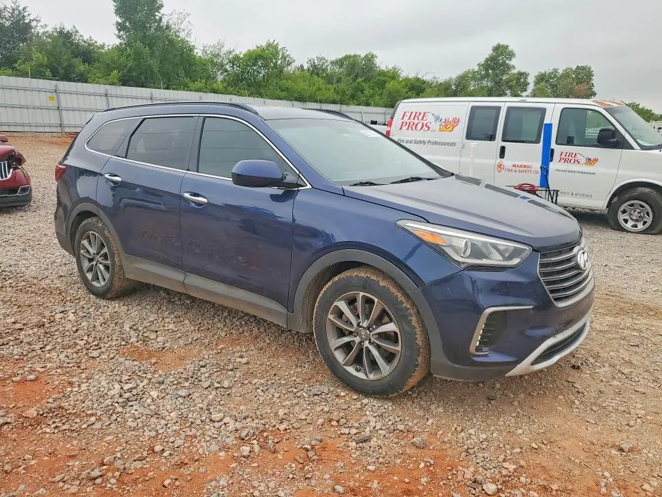 2017 HYUNDAI SANTA FE SE  
