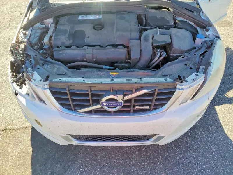 2011 VOLVO XC60 3.2  