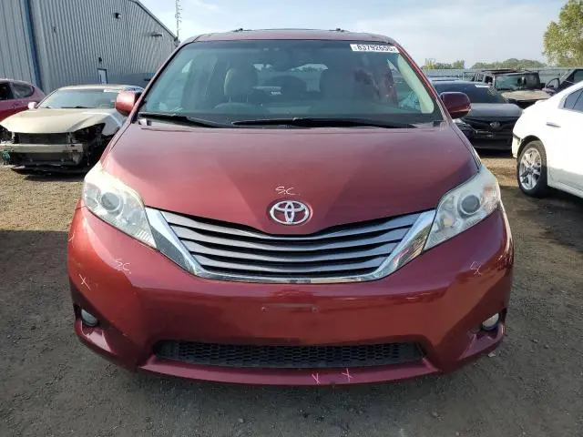 2016 TOYOTA SIENNA XLE  
