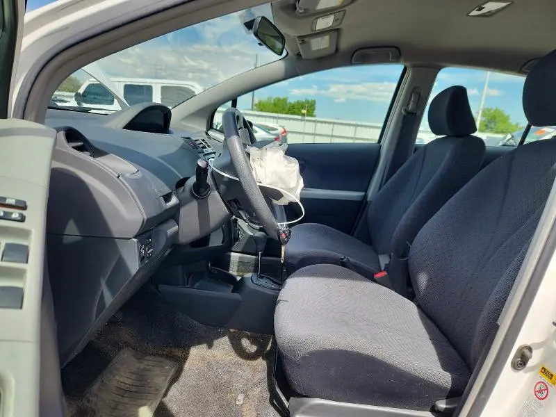 2010 TOYOTA YARIS BASE  