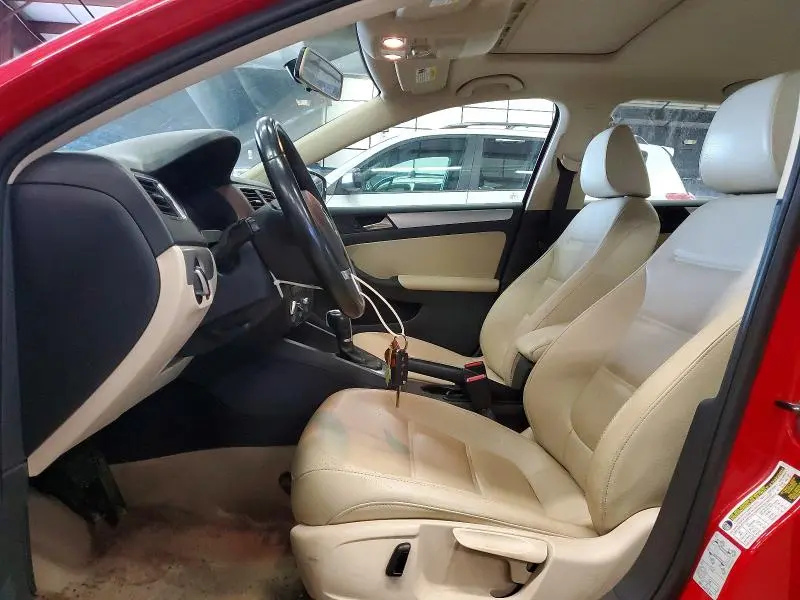 2013 VOLKSWAGEN JETTA SE  
