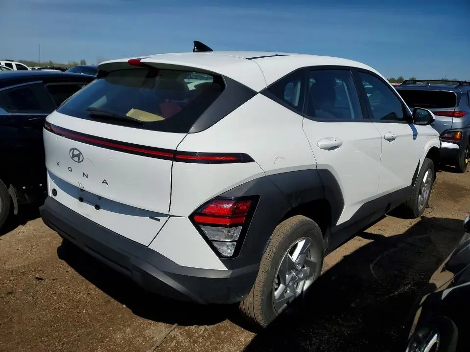 2025 HYUNDAI KONA SE  