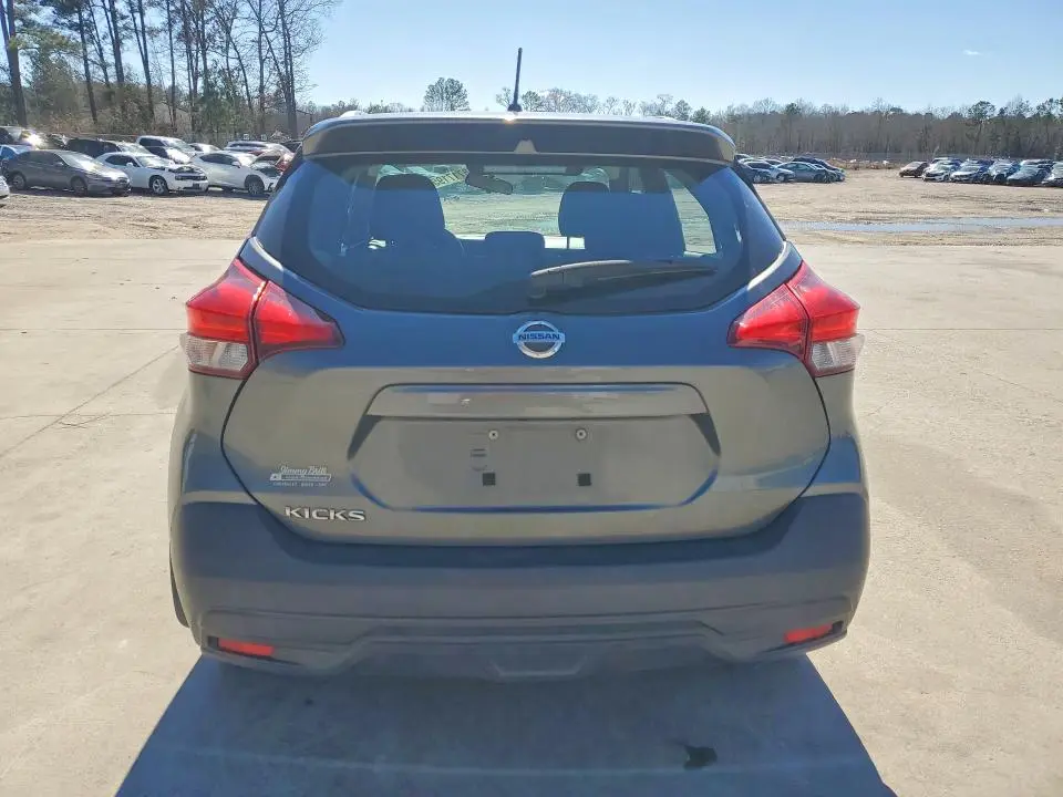 2019 NISSAN KICKS S  