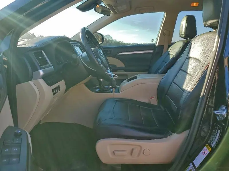 2018 TOYOTA HIGHLANDER LE  