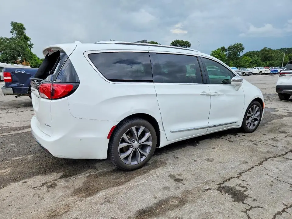 2020 CHRYSLER PACIFICA LIMITED  