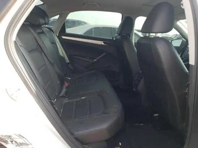 2019 VOLKSWAGEN PASSAT WOLFSBURG  