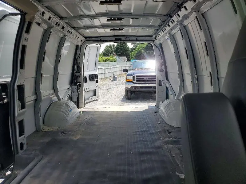 2023 GMC SAVANA G2500  