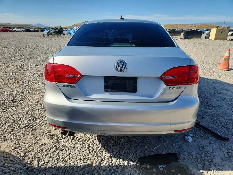 2012 VOLKSWAGEN JETTA SE  