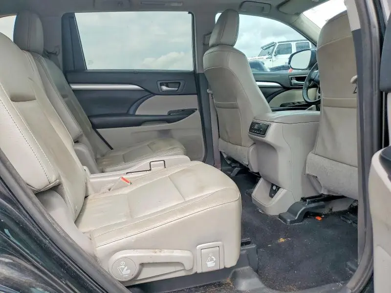2016 TOYOTA HIGHLANDER XLE  