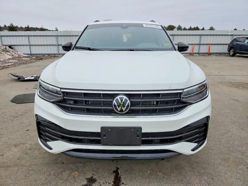 2024 VOLKSWAGEN TIGUAN SE R-LINE BLACK  
