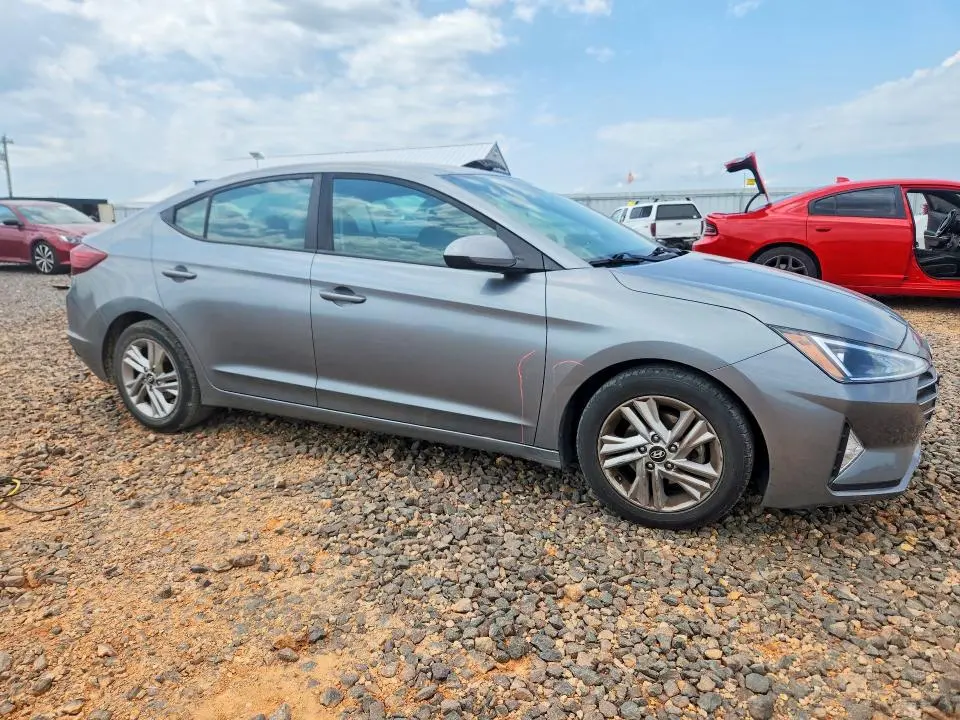 2019 HYUNDAI ELANTRA SEL  