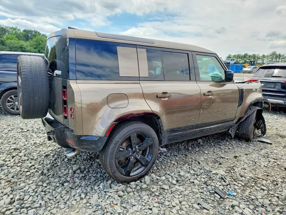 2025 LAND ROVER DEFENDER 110 X-DYNAMIC SE  