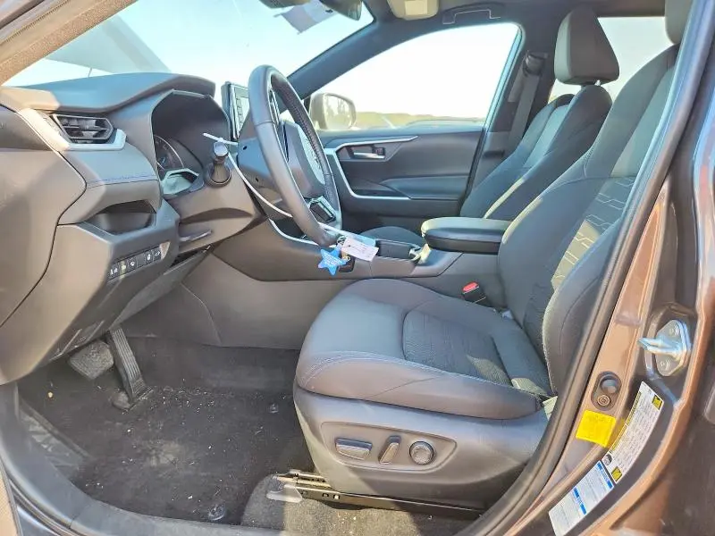 2022 TOYOTA RAV4 SE  