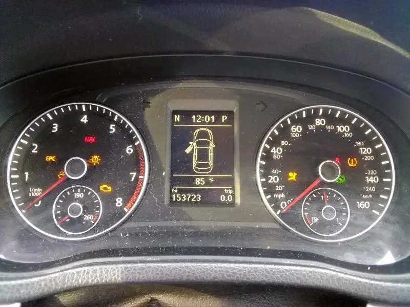 2013 VOLKSWAGEN PASSAT SE  