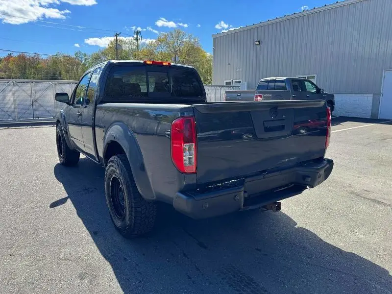 2013 NISSAN FRONTIER SV V6  