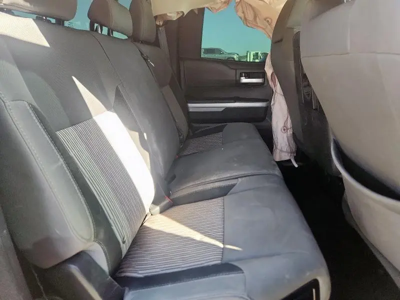 2017 TOYOTA TUNDRA SR5  