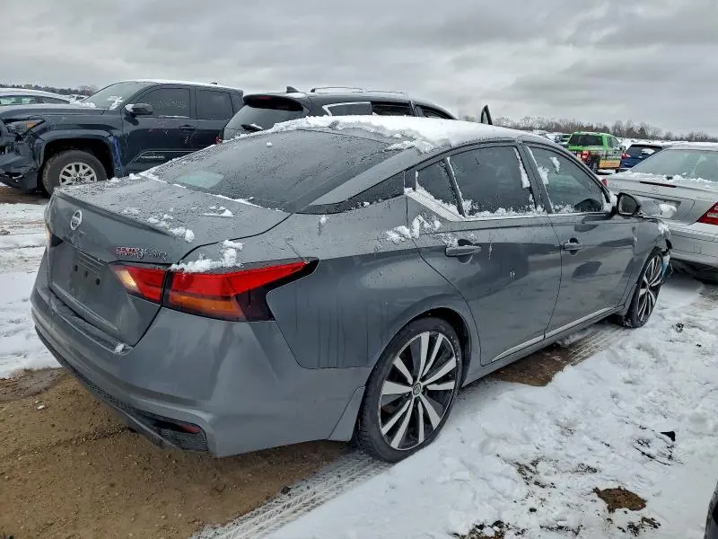 2019 NISSAN ALTIMA SR  