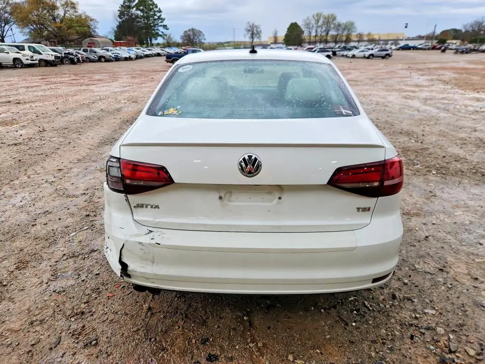 2016 VOLKSWAGEN JETTA SPORT  