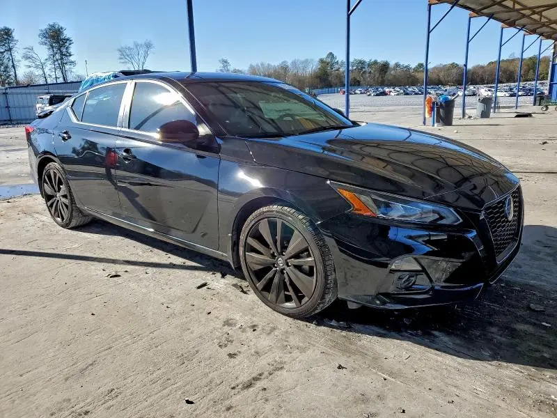 2022 NISSAN ALTIMA SR  