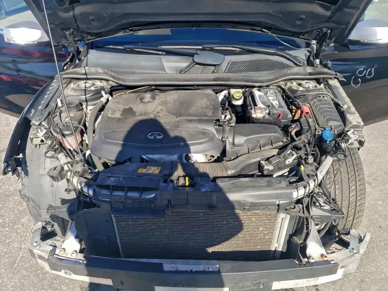 2018 INFINITI QX30 BASE  