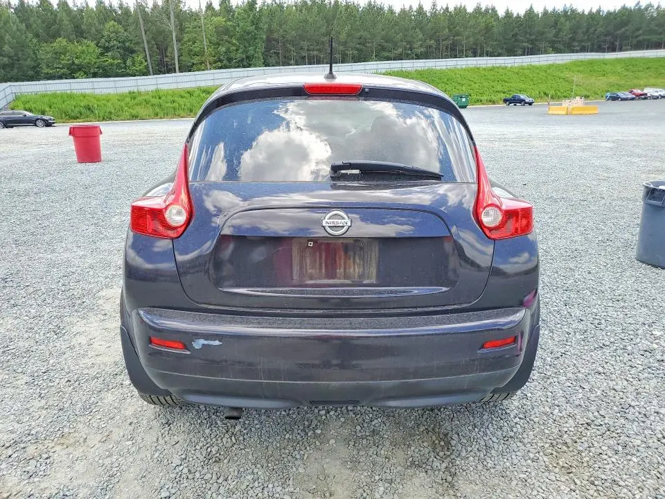 2014 NISSAN JUKE SV  