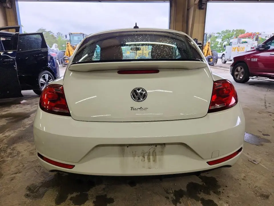 2017 VOLKSWAGEN BEETLE 1.8T  