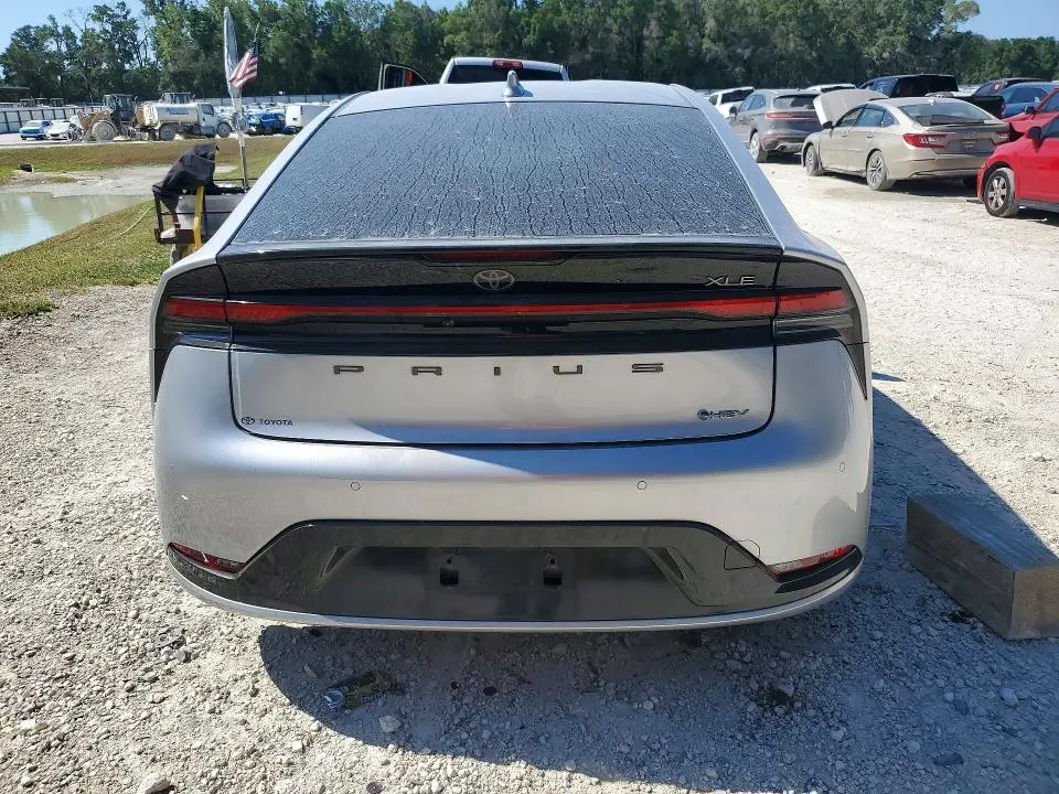 2024 TOYOTA PRIUS XLE  