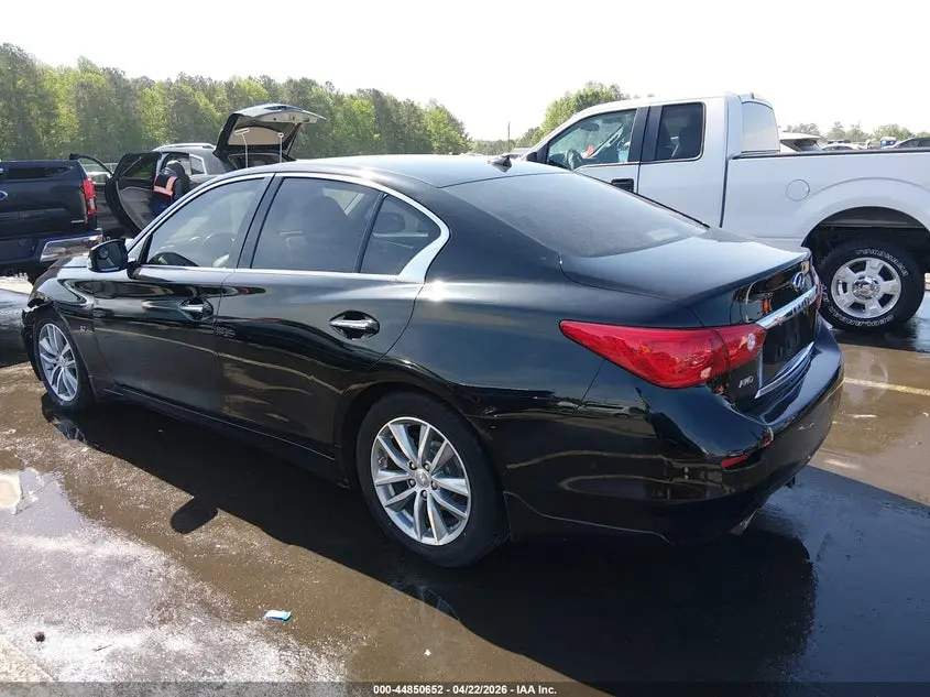 2015 INFINITI Q50  