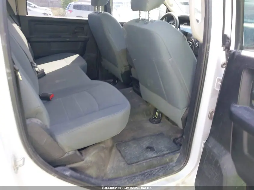 2017 RAM 1500 TRADESMAN  4X4 5'7 BOX