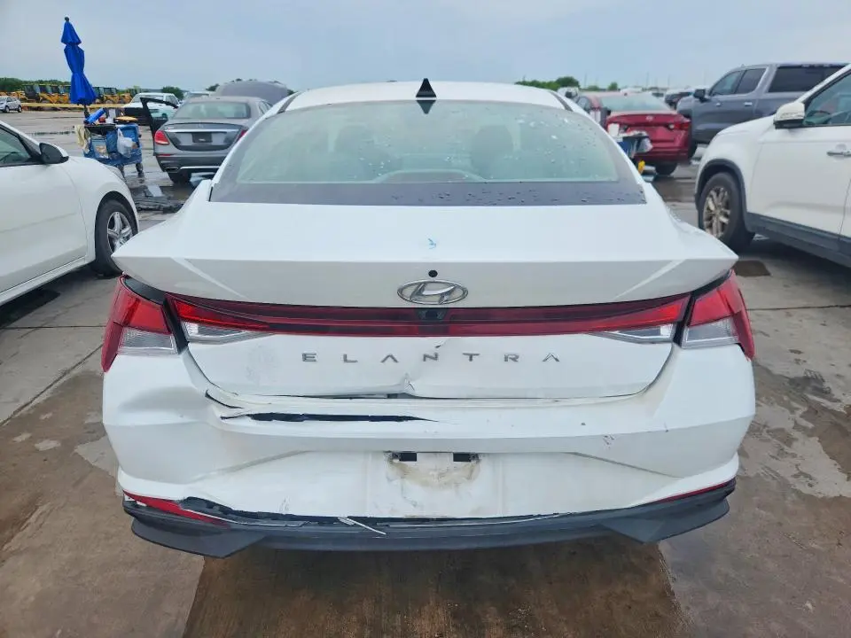 2022 HYUNDAI ELANTRA SEL  