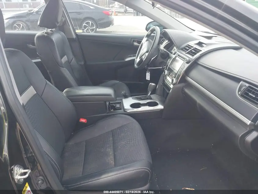 2014 TOYOTA CAMRY SE