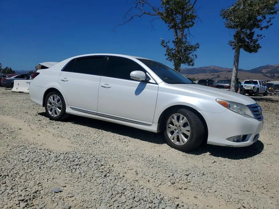 2011 TOYOTA AVALON BASE  
