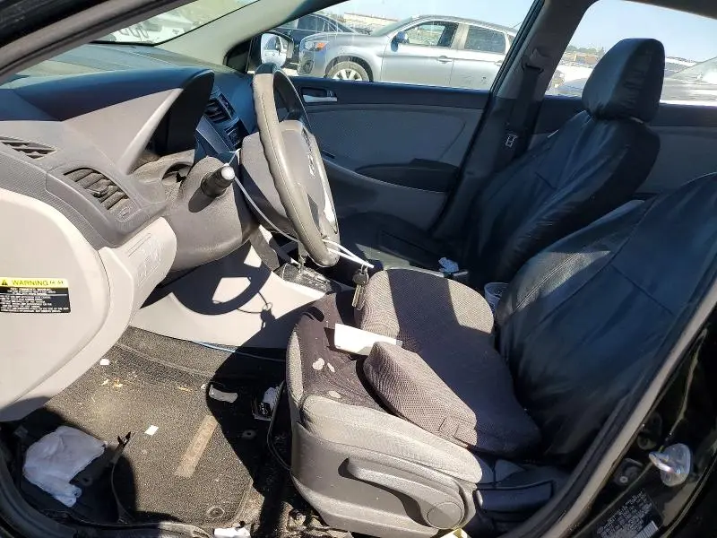 2012 HYUNDAI ACCENT GS  