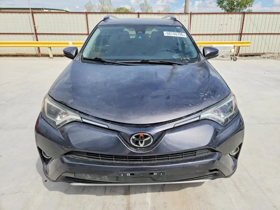 2017 TOYOTA RAV4 XLE  