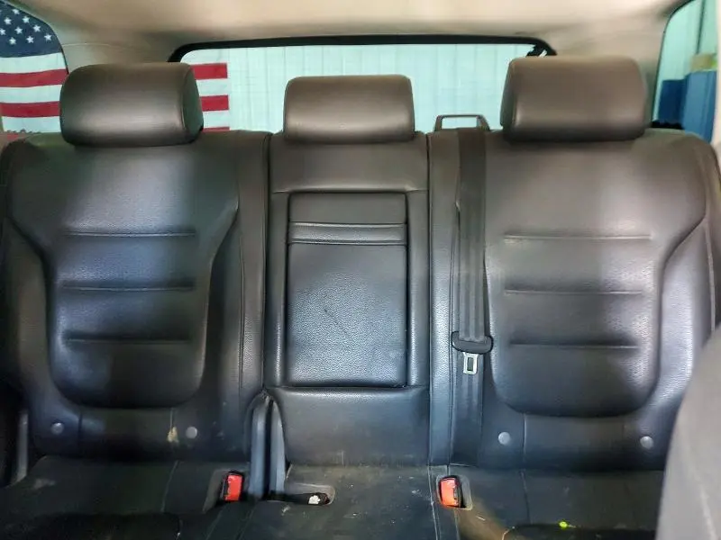 2013 VOLKSWAGEN TOUAREG V6  