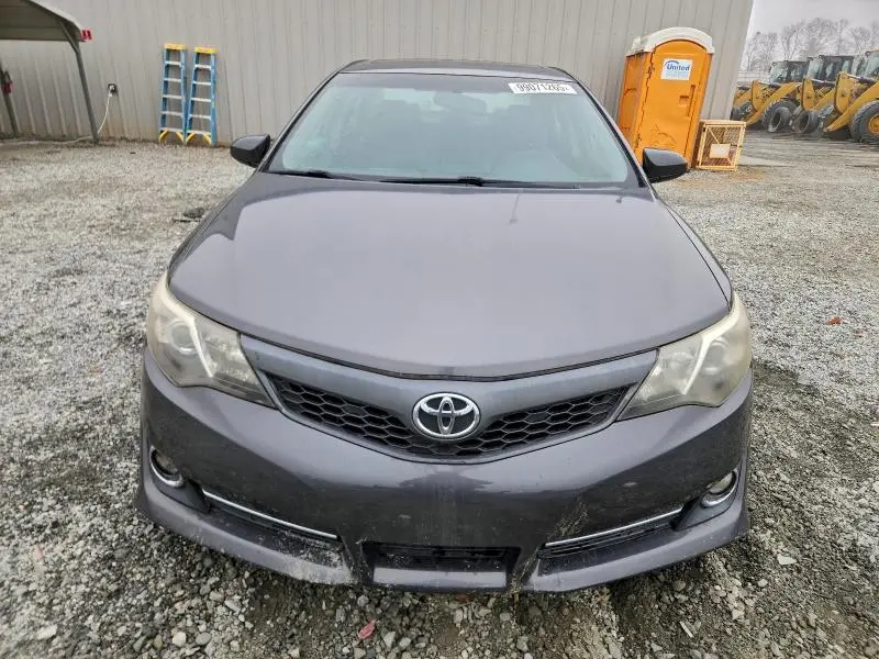 2012 TOYOTA CAMRY SE  