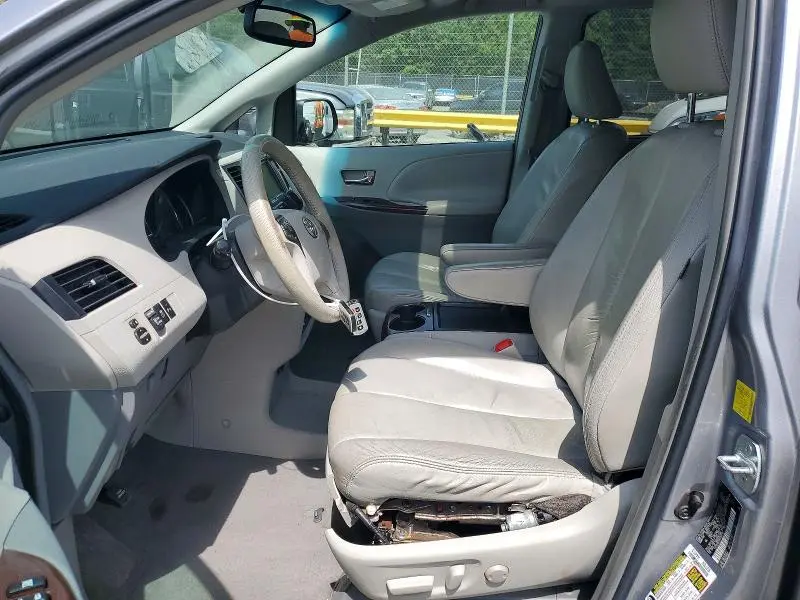 2011 TOYOTA SIENNA XLE 8-PASSENGER  