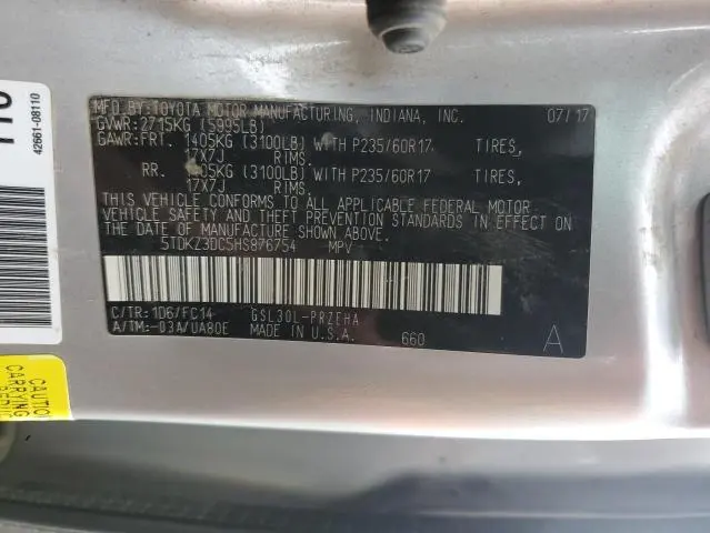 2017 TOYOTA SIENNA LE  