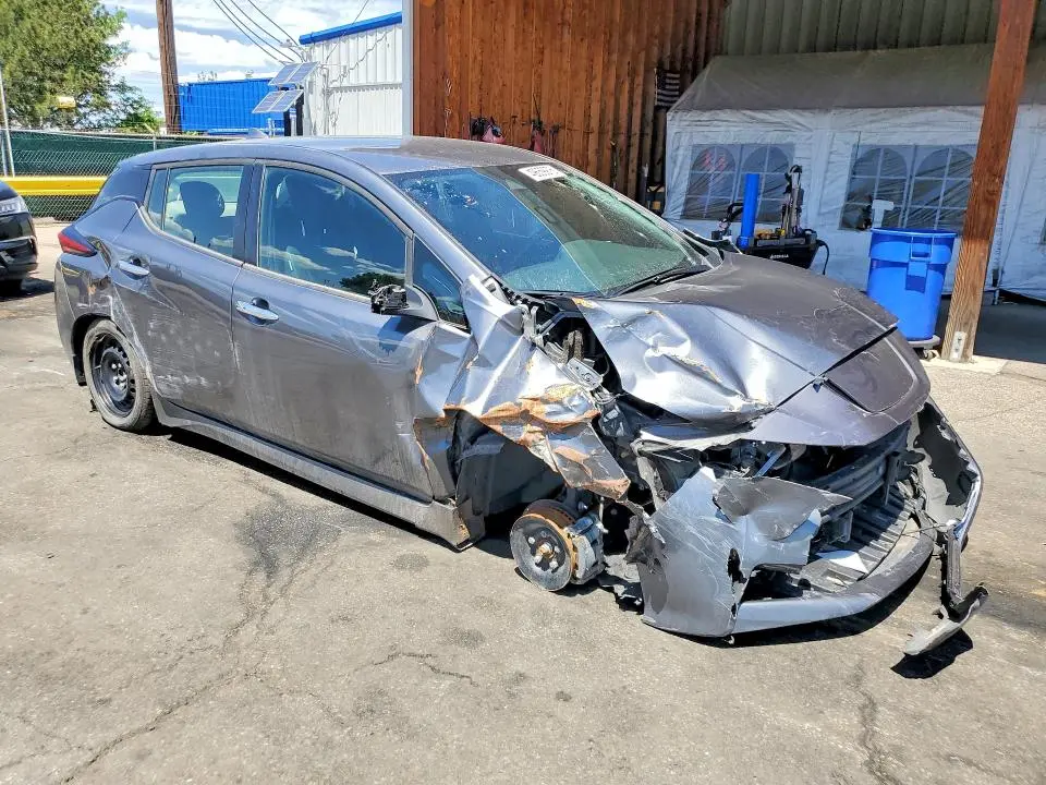 2025 NISSAN LEAF S  