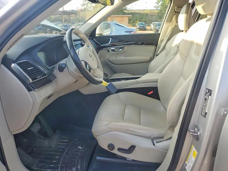 2018 VOLVO XC90 T5  