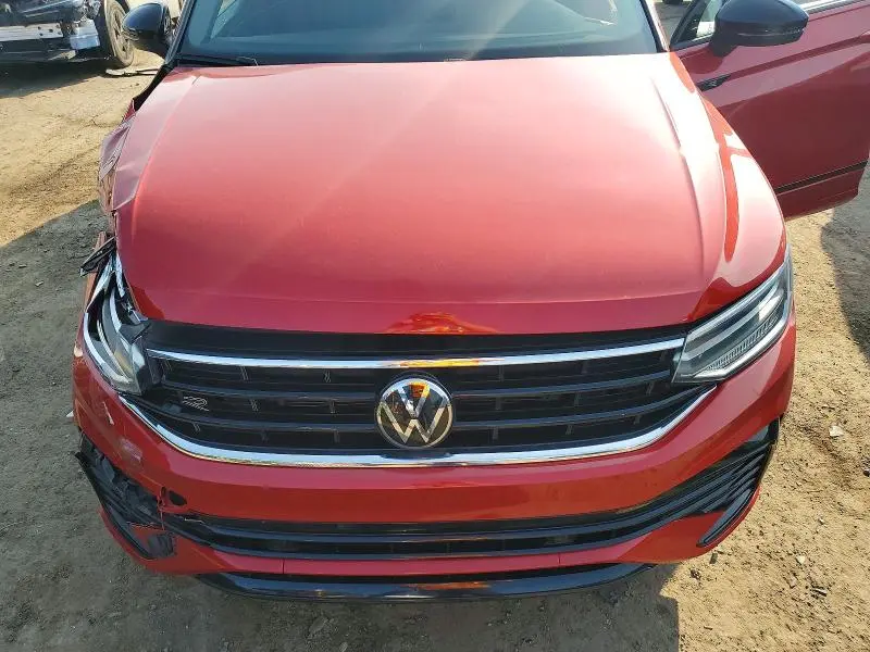 2024 VOLKSWAGEN TIGUAN SE R-LINE BLACK  