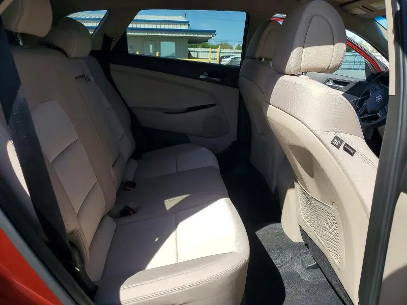 2017 HYUNDAI TUCSON SE  