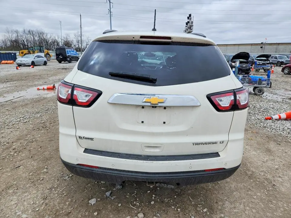 2014 CHEVROLET TRAVERSE LT  