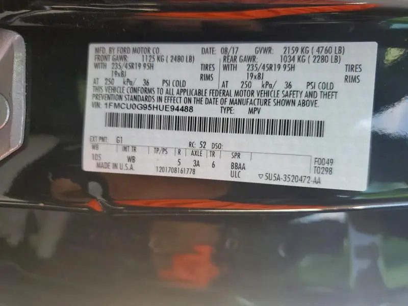 2017 FORD ESCAPE SE  