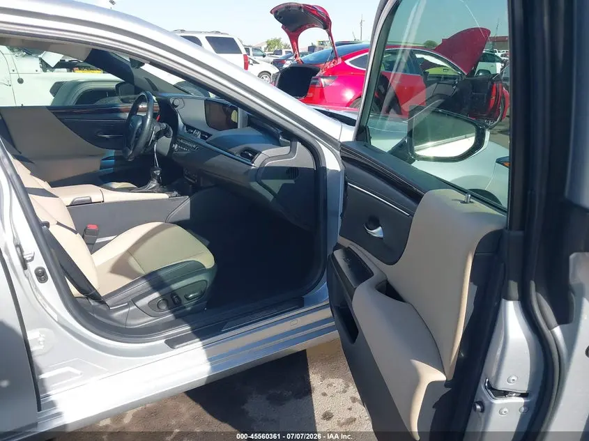 2019 LEXUS ES 300H  
