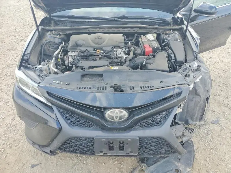 2018 TOYOTA CAMRY SE  