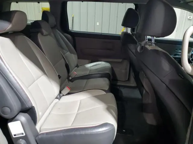 2017 KIA SEDONA LX  