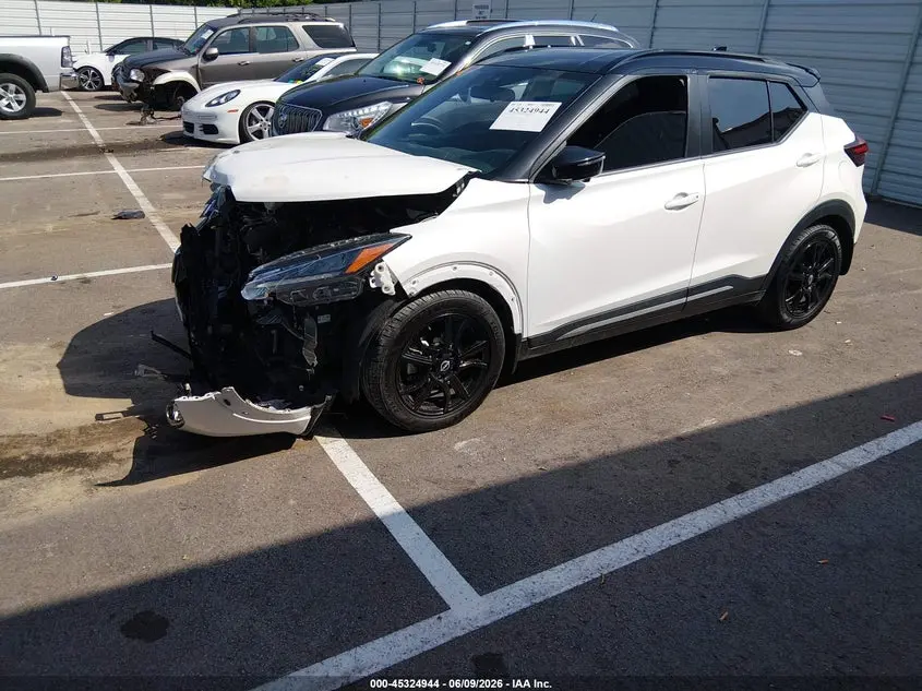 2022 NISSAN KICKS SR XTRONIC CVT