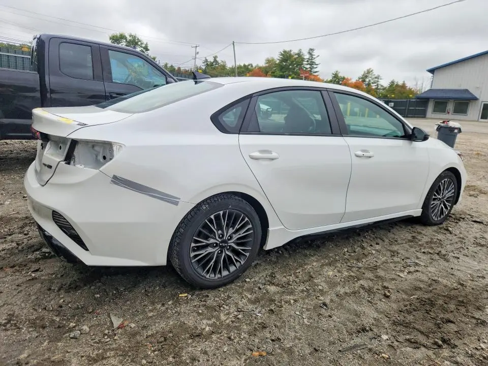 2022 KIA FORTE GT LINE  